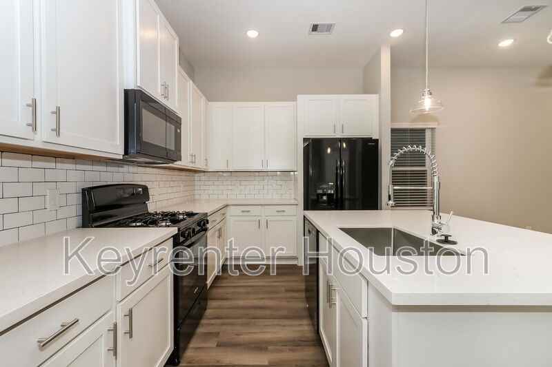 9910 Clark Rd #B - Photo 6 of 15