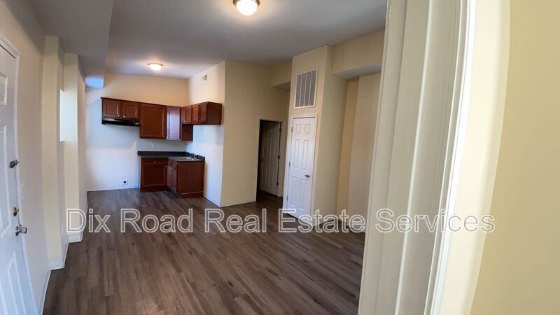 4200 Colerain Ave #303 - Photo 5 of 10