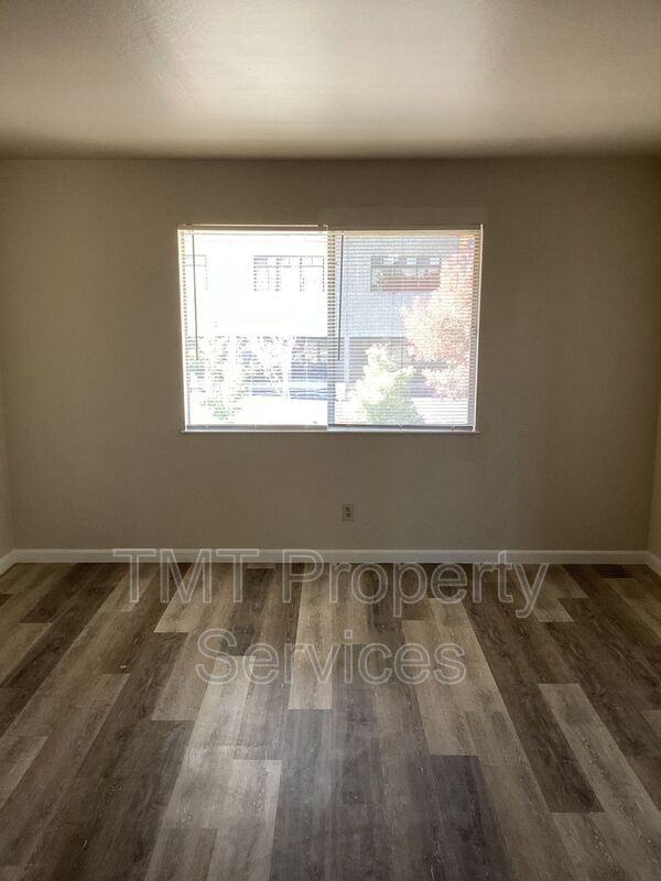 1728 Richmond St #12 - Photo 4 of 11