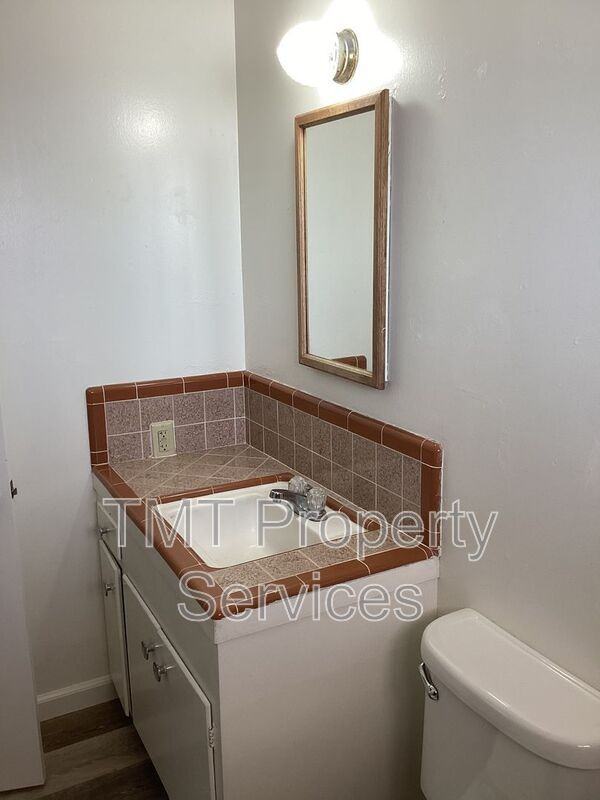 1728 Richmond St #12 - Photo 7 of 11