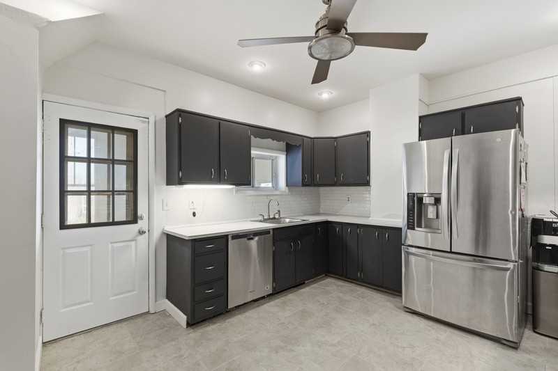 2812 Clifton Ave - Photo 6 of 21