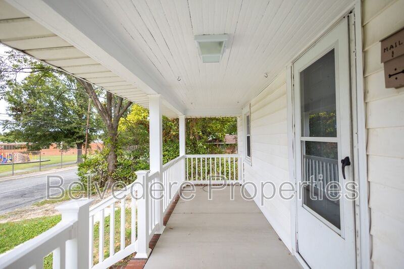 507 Law St - Photo 3 of 15