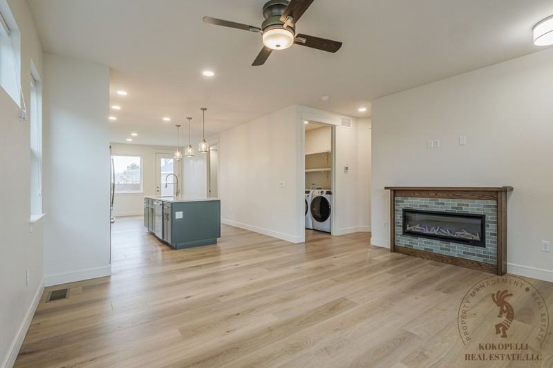 915 Caledonia Ct - Photo 4 of 20