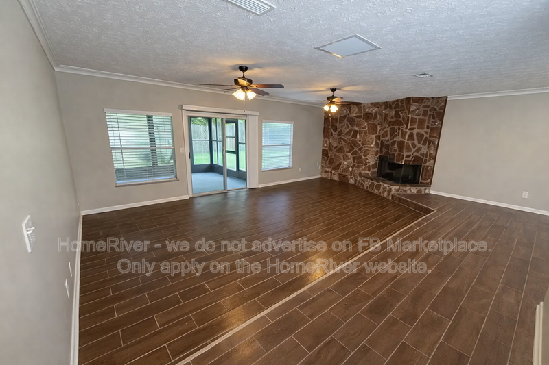 1746 Bartlett Ave - Photo 5 of 14