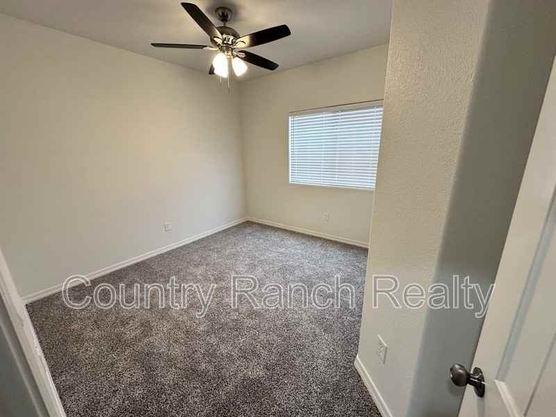 2176 E Hutch St - Photo 5 of 28