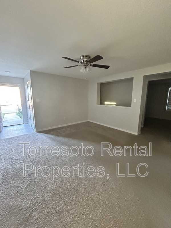 5910 Sandy Lake St - Photo 4 of 30