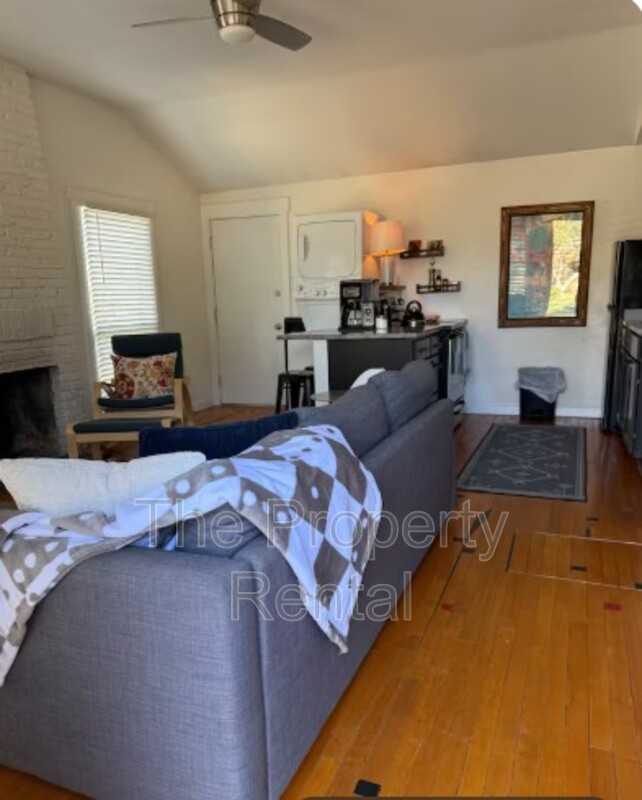 1700 Golder Ave #B - Photo 2 of 8