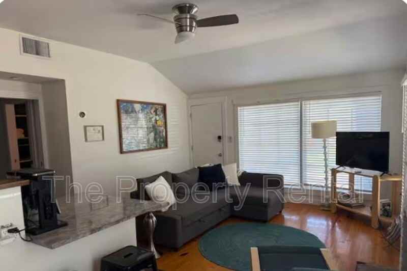 1700 Golder Ave #B - Photo 3 of 8