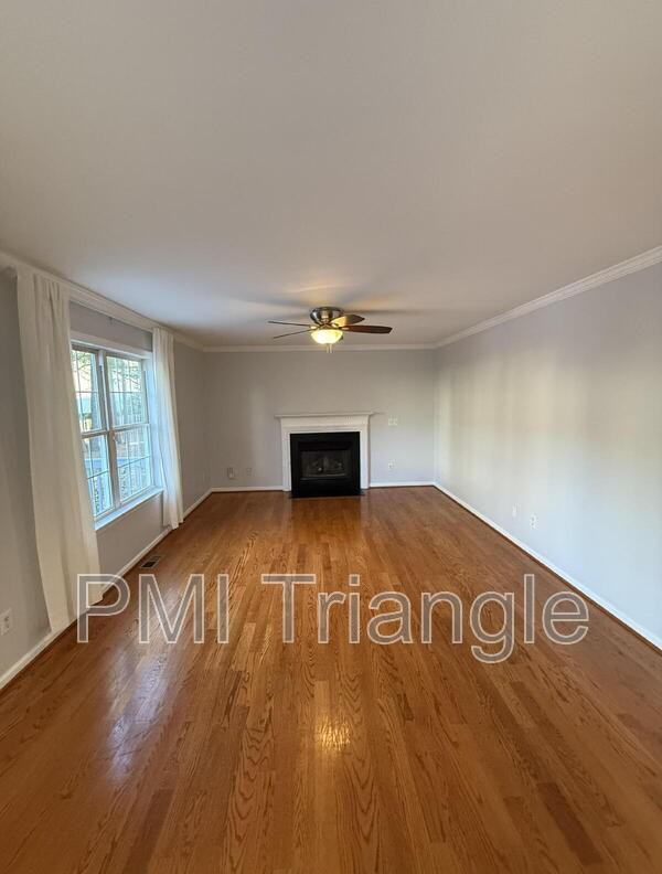 8305 Hobhouse Cir - Photo 6 of 24