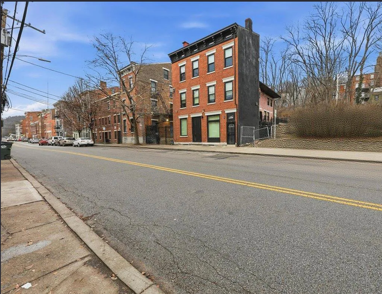 142 E Clifton Ave #1