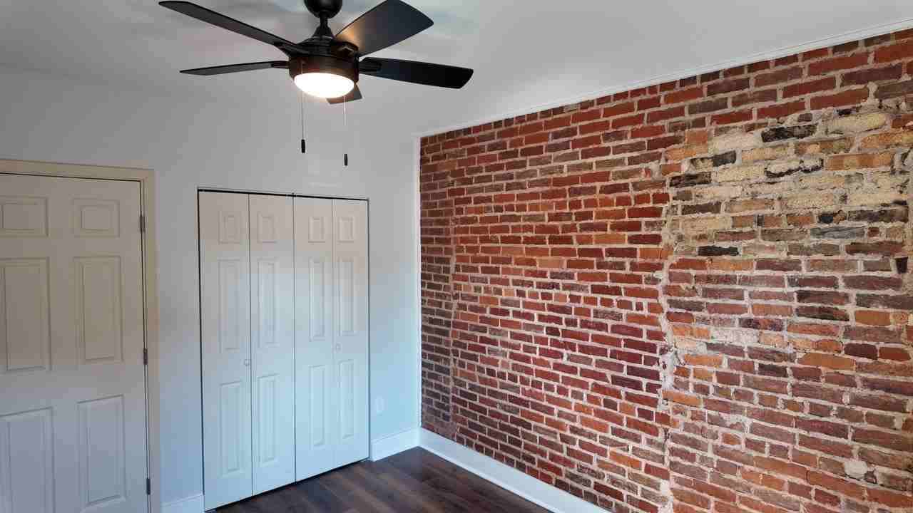 142 E Clifton Ave #3 - Photo 5 of 9