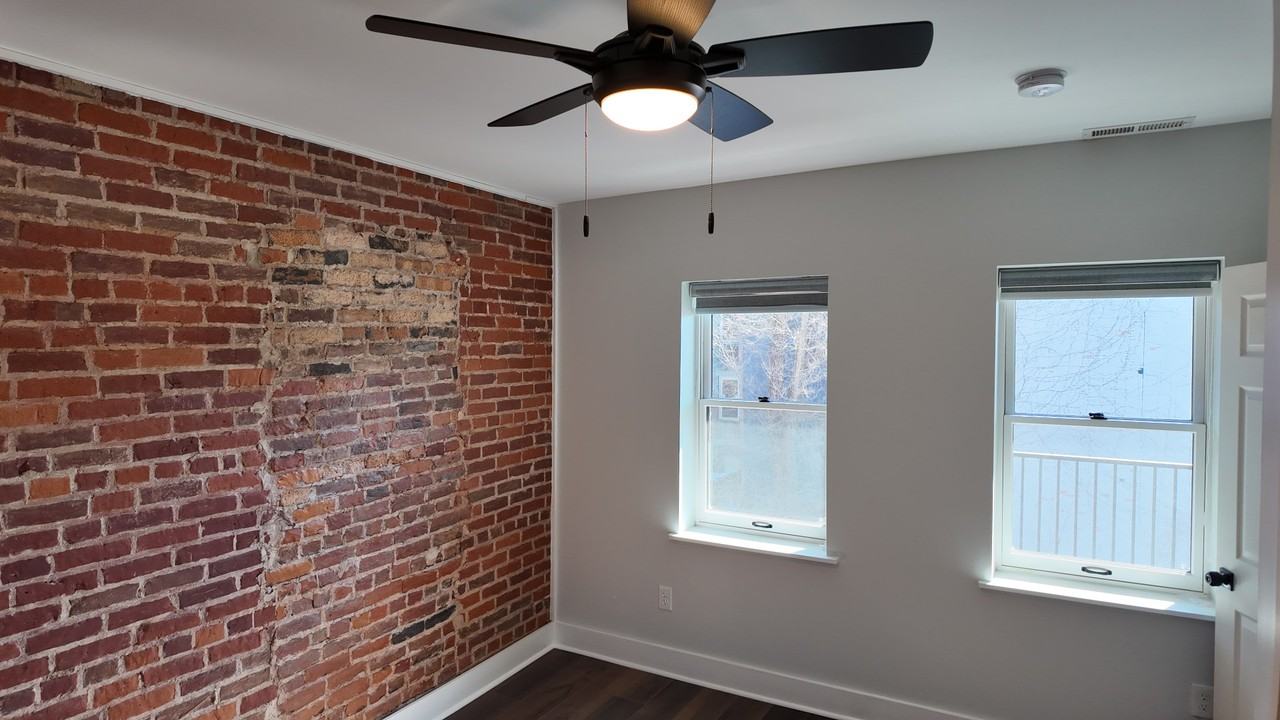142 E Clifton Ave #3 - Photo 6 of 9