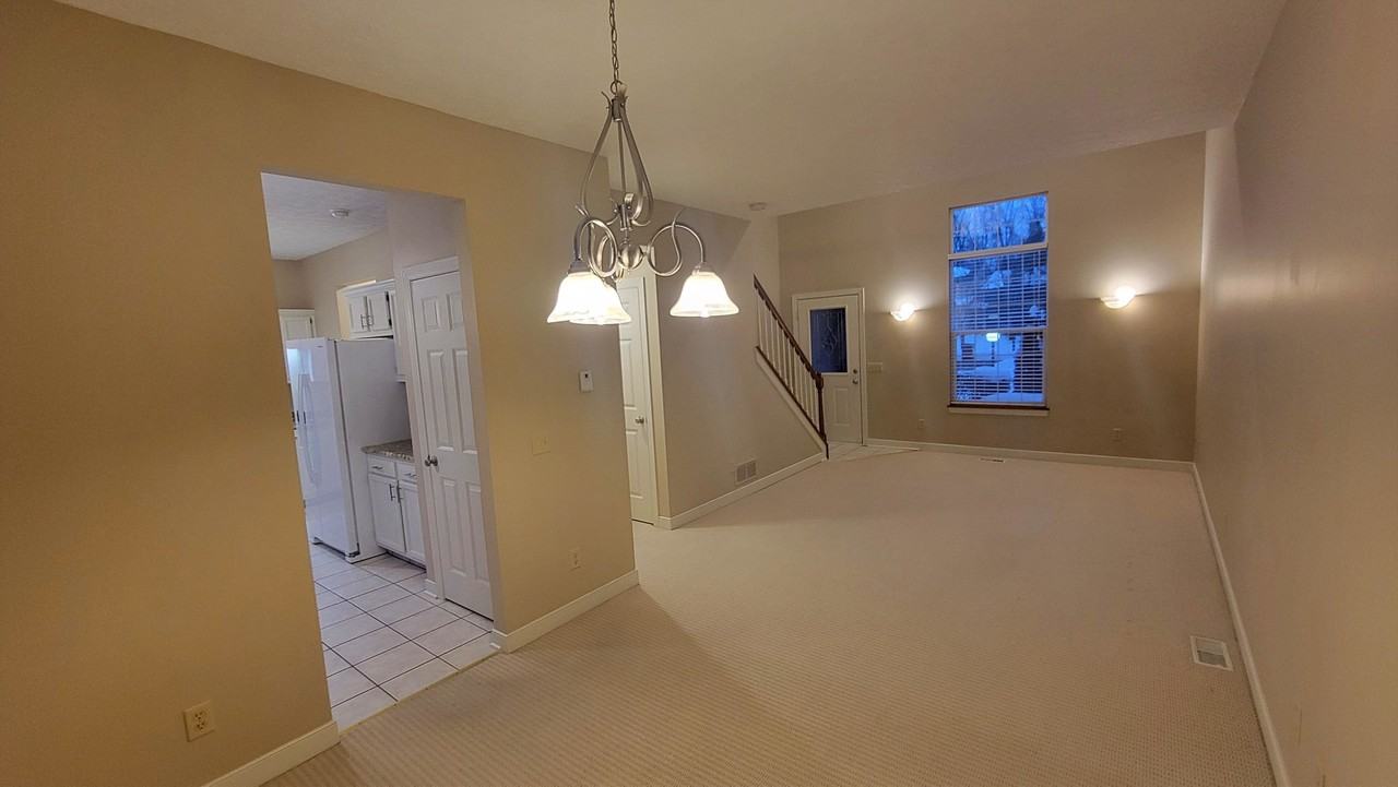 2158 Kenyon St #B - Photo 6 of 34