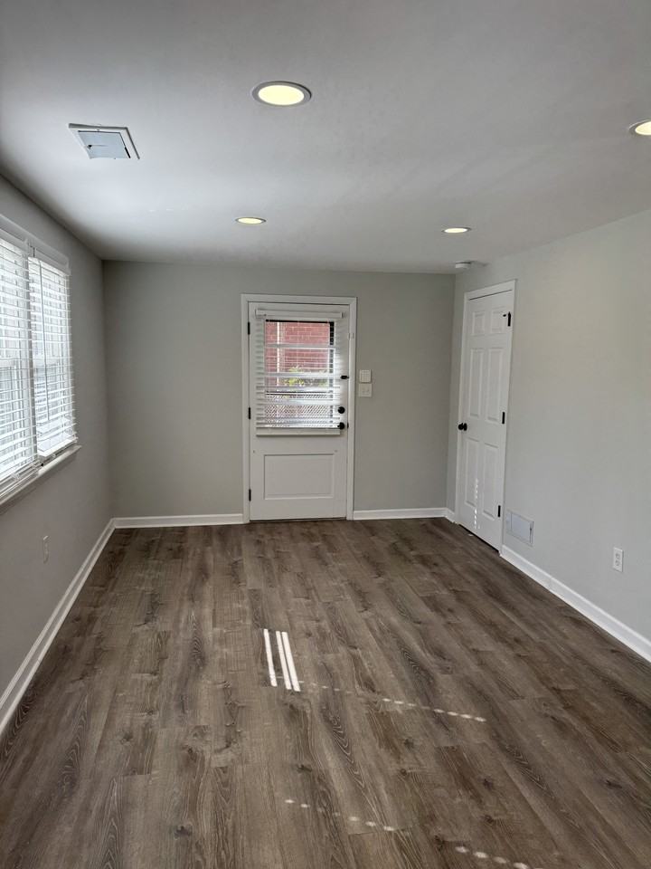 914 Daleview Dr #NA - Photo 3 of 10