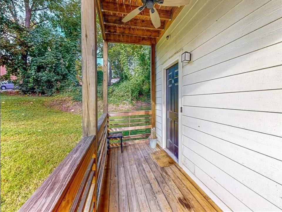 5 Evelyn Way Nw #A - Photo 3 of 14