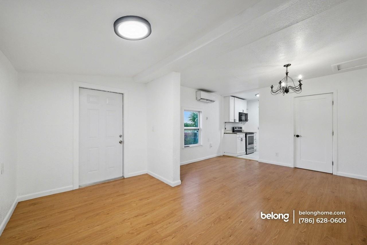 1226 Easter Ave #B - Photo 5 of 24