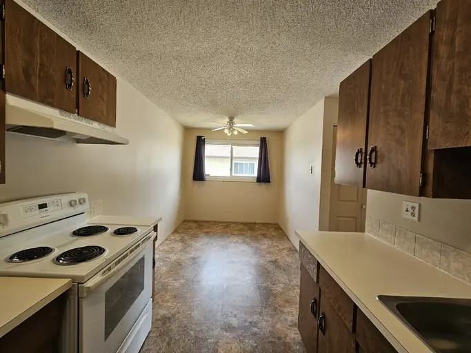 53 Eastman Cres #A - Photo 3 of 8