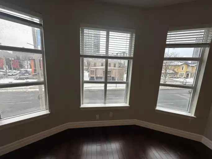 225 Main St W #1DEN - Photo 3 of 16