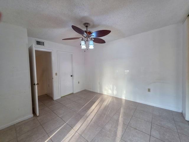 832 Blue Ridge Circle - Photo 6 of 8