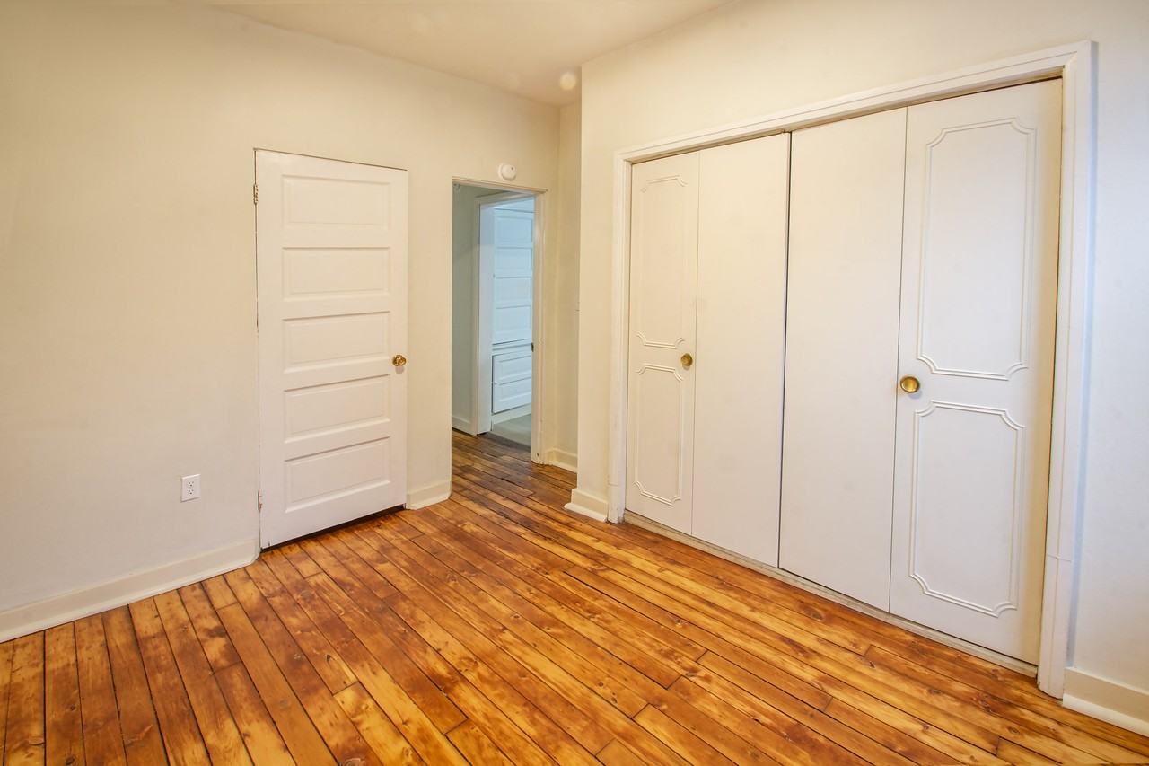 201 Center St - Photo 5 of 9