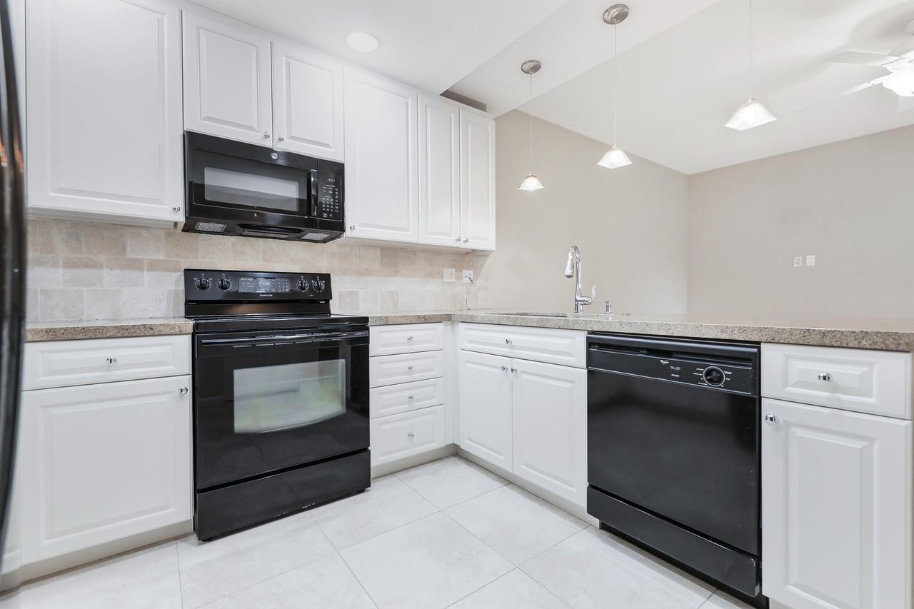 73895 Saquaro Ct - Photo 7 of 32