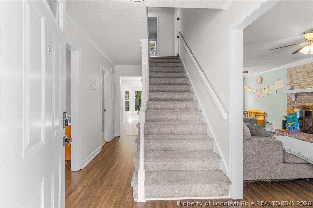 2047 Birchcreft Dr - Photo 5 of 36