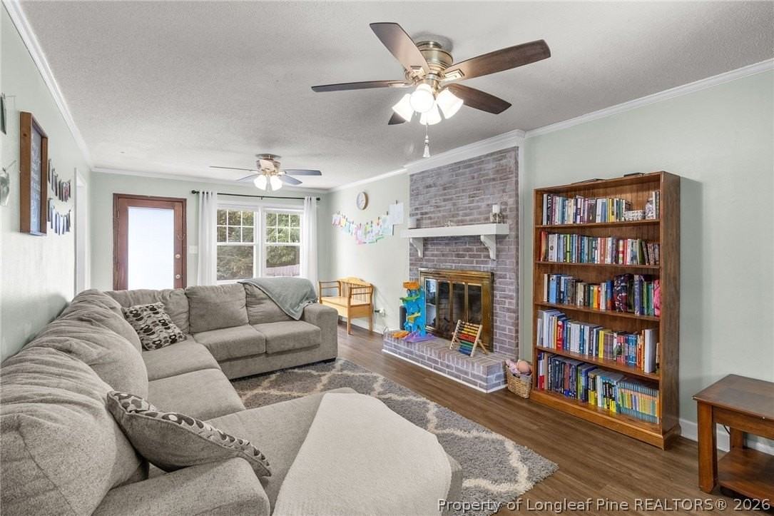 2047 Birchcreft Dr - Photo 6 of 36