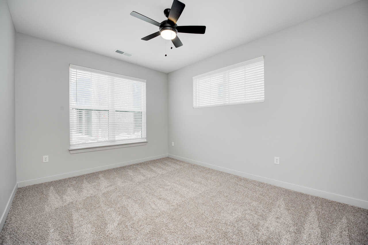 13957 Royal Park Drive - Photo 6 of 29