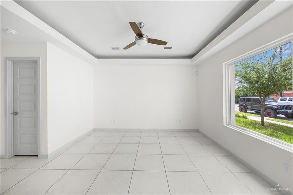 2404 Harmony Ln Apt B #B - Photo 3 of 19