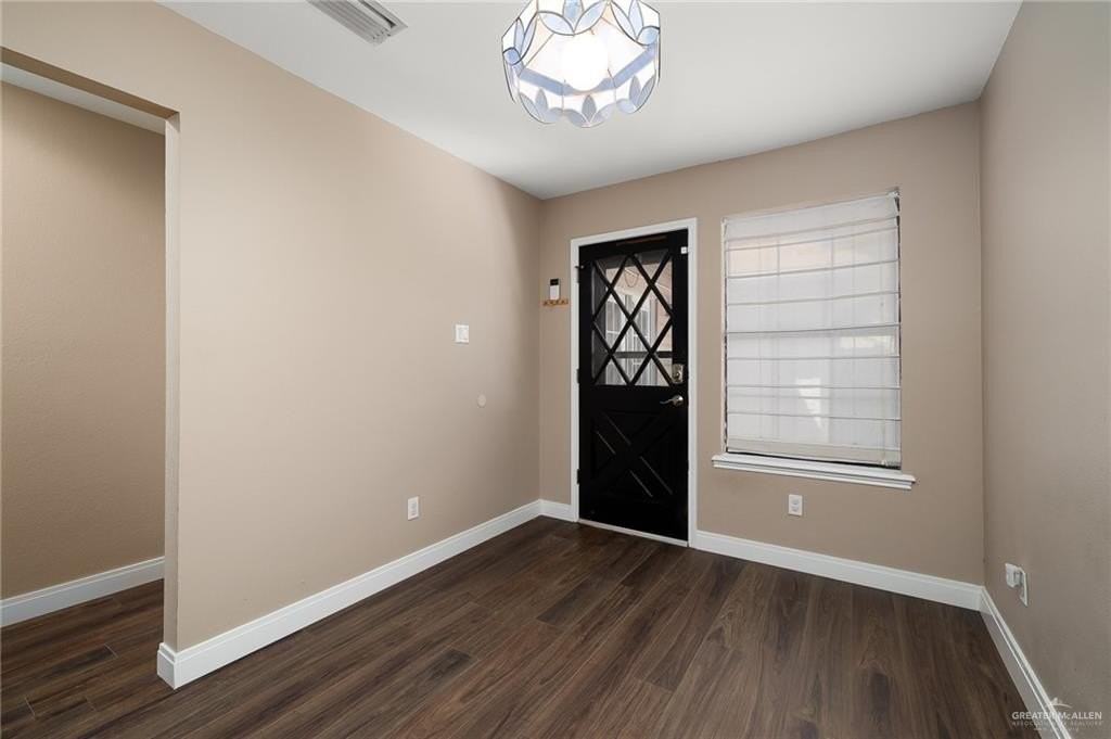 1102 Cardinal Ave - Photo 6 of 11