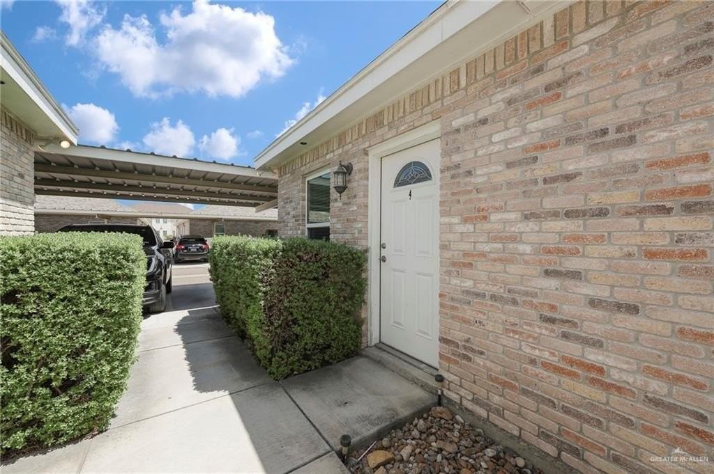 412 Carlisle Ave Apt 4 #4 - Photo 4 of 16