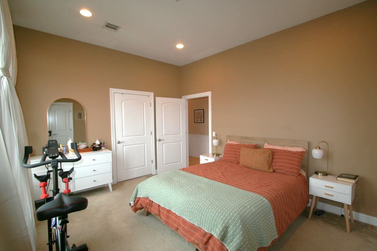 769 Montgomery St #604 - Photo 7 of 16