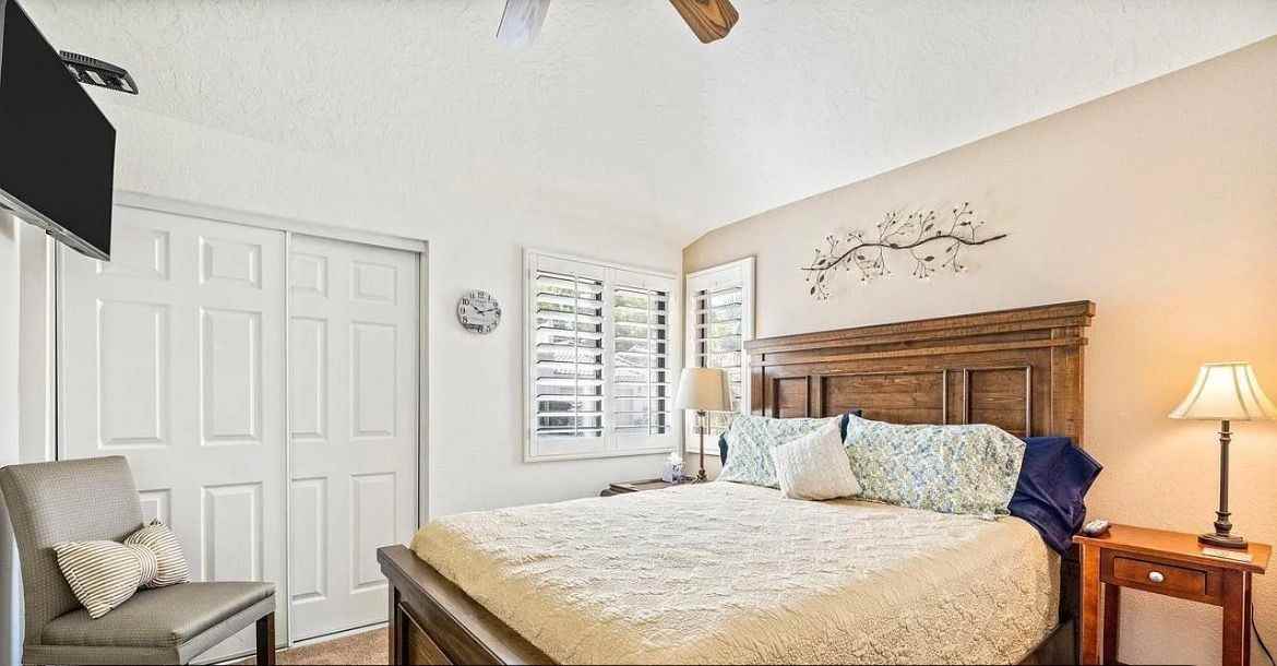 41711 Kansas St - Photo 2 of 16
