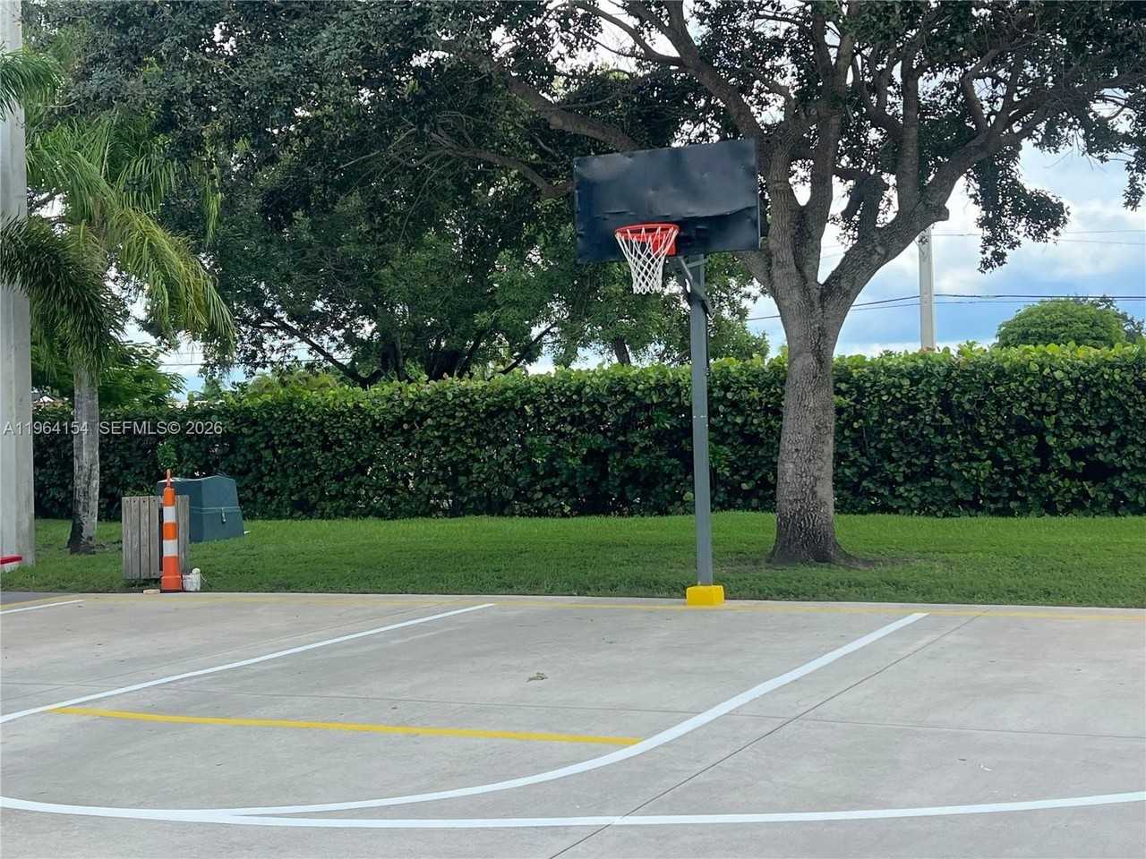 805 N Franklin Ave #805D - Photo 3 of 29