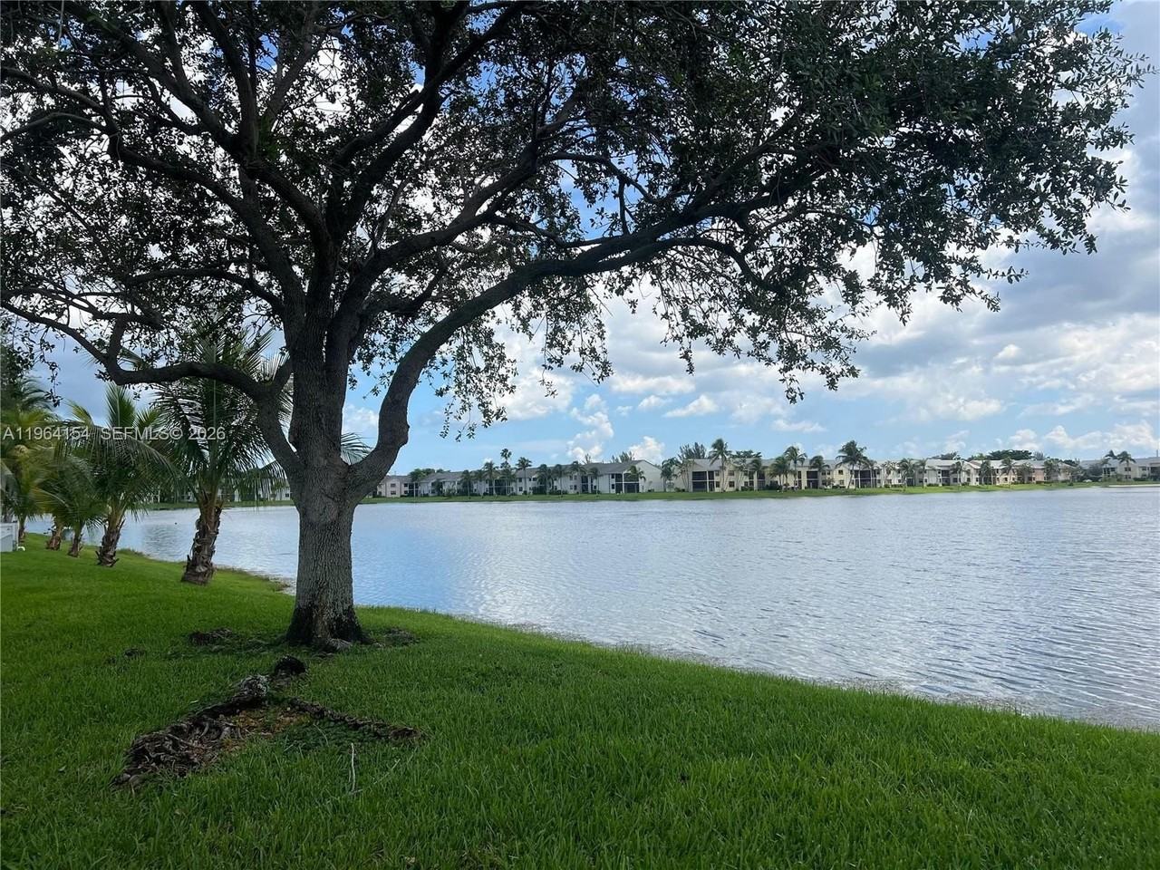 805 N Franklin Ave #805D - Photo 4 of 29