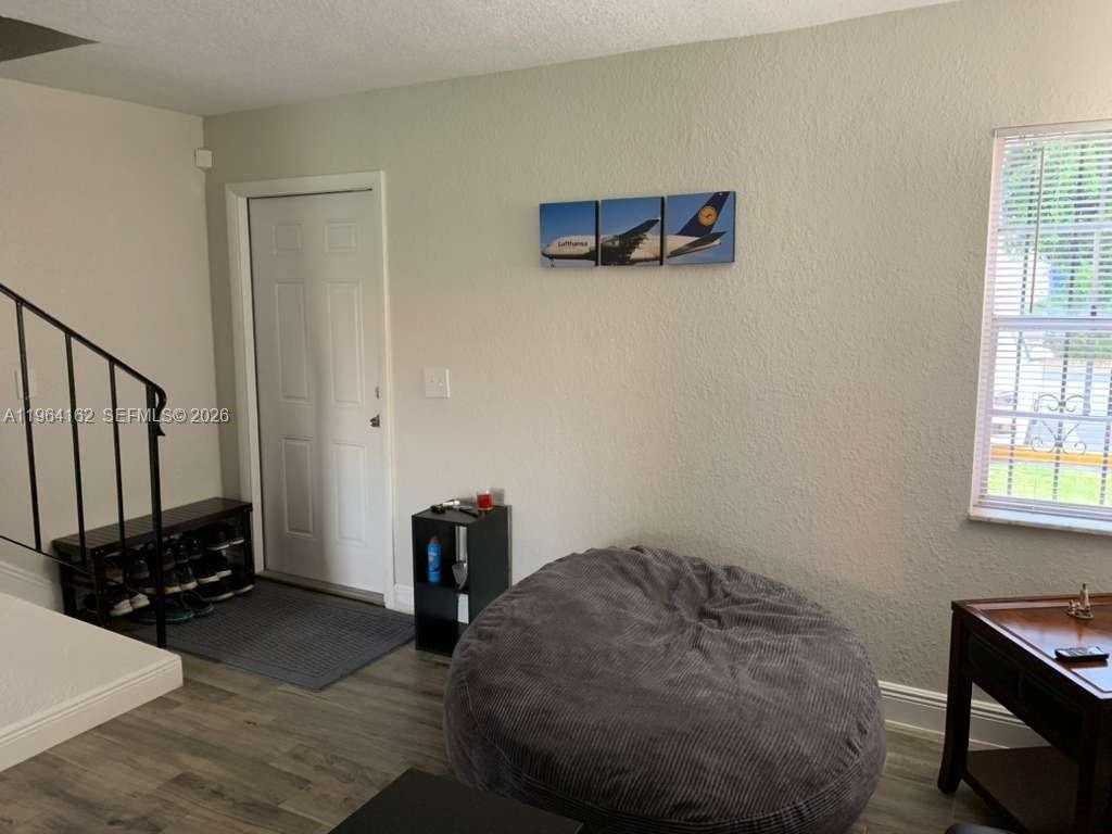 3737 Nw 20th St #504 - Photo 5 of 23