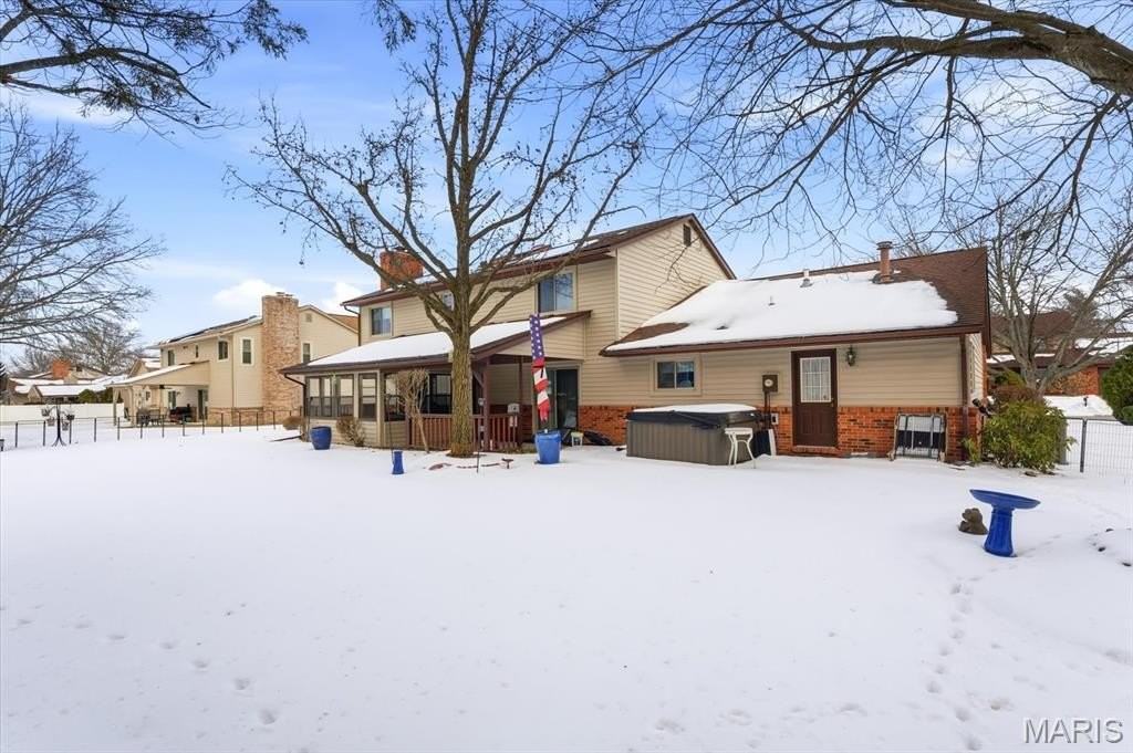 1017 Woodleaf Dr - Photo 2 of 19