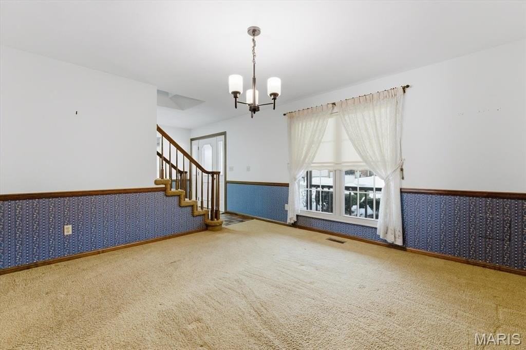 1017 Woodleaf Dr - Photo 4 of 19