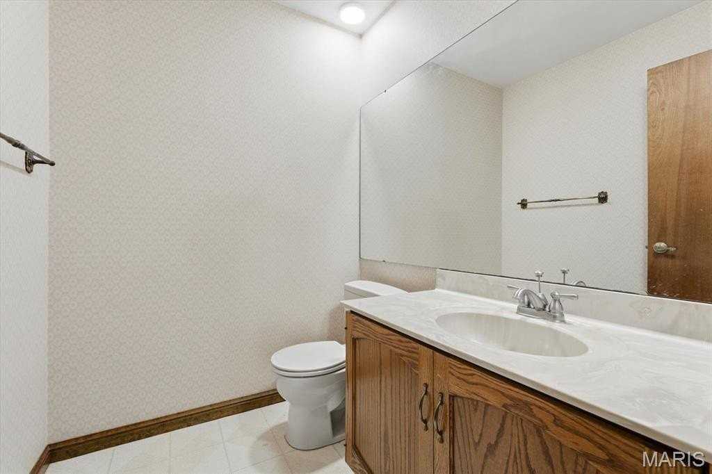 1017 Woodleaf Dr - Photo 7 of 19