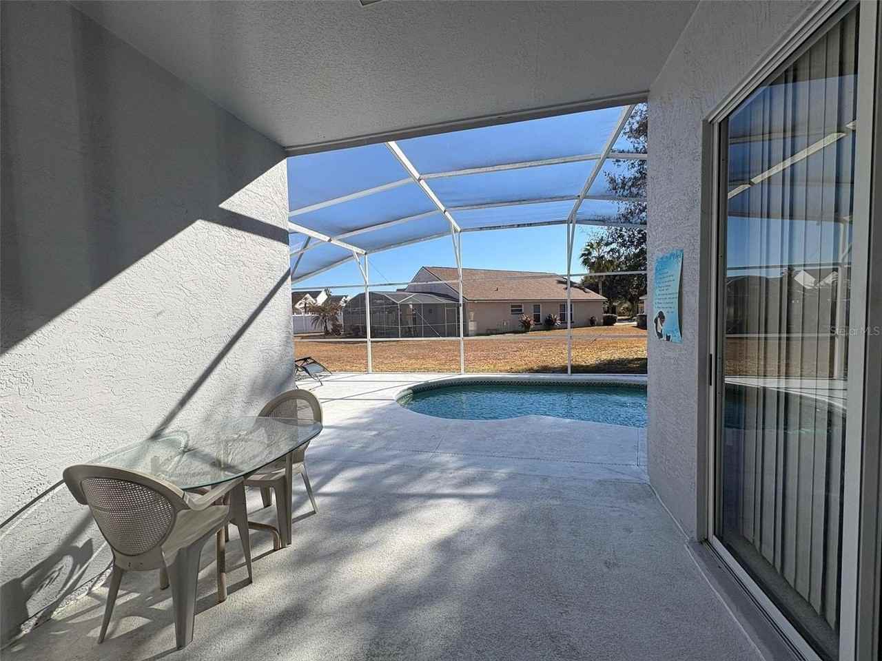 2598 Chatham Cir - Photo 2 of 18