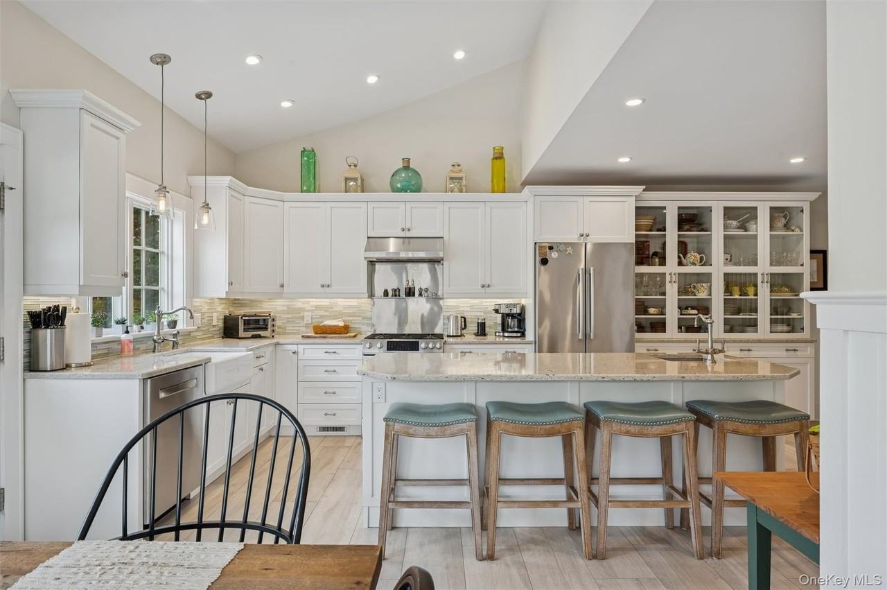 50 Lamb Ave - Photo 5 of 14