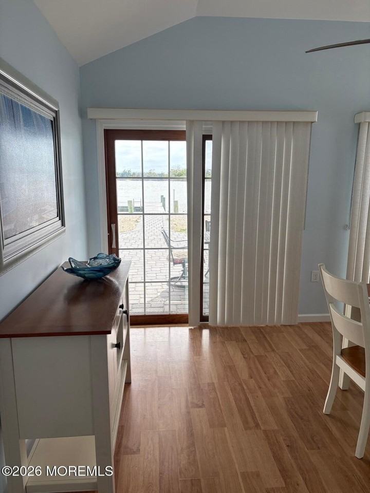 11 Harborside Dr W - Photo 4 of 16