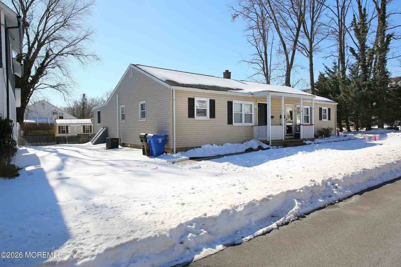 8 Viola Ave - Photo 2 of 28