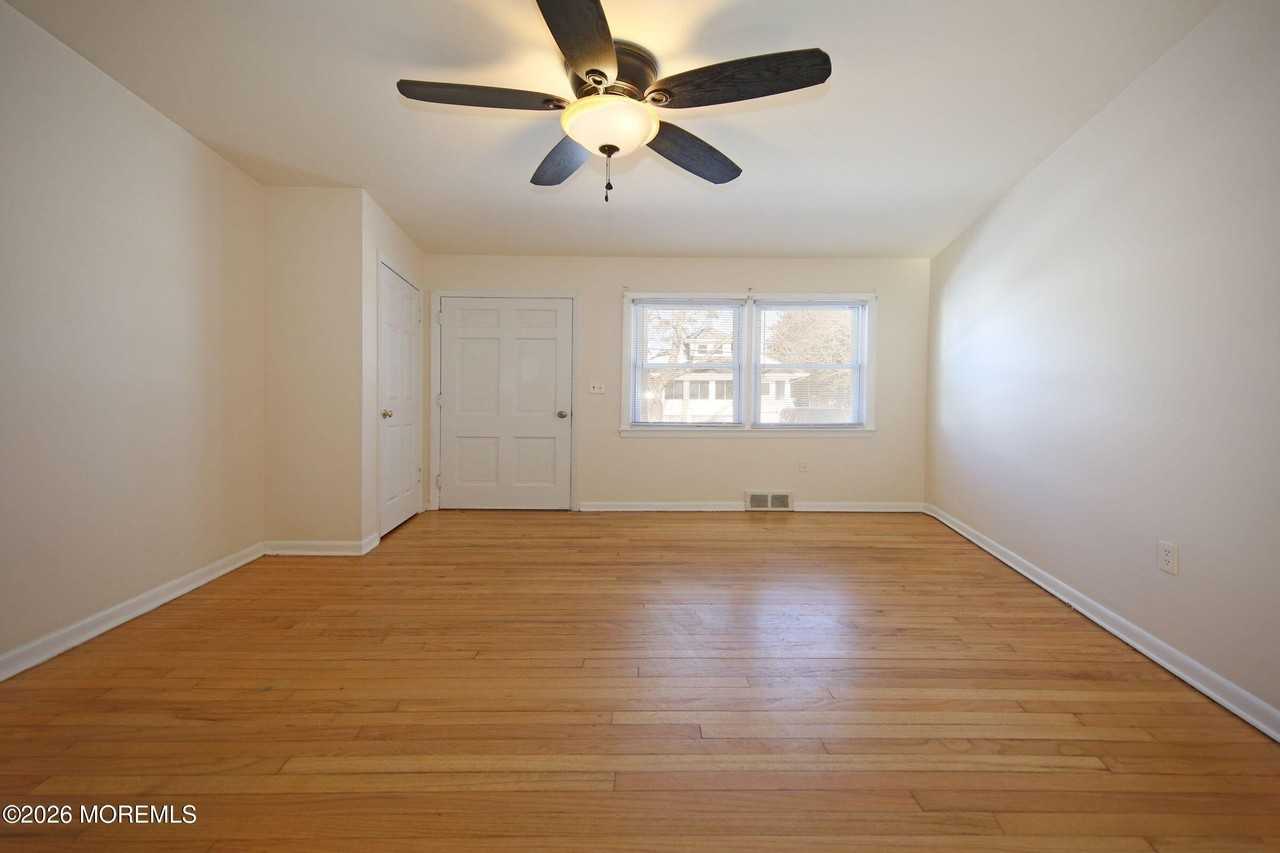 8 Viola Ave - Photo 4 of 28