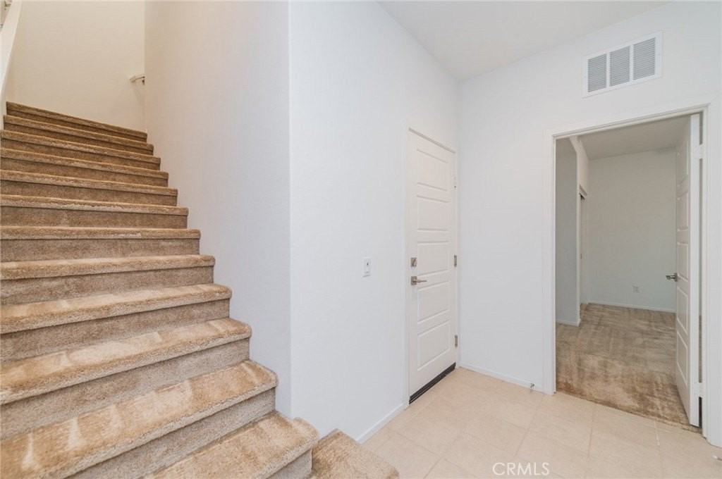 11010 Summertree Dr - Photo 5 of 36