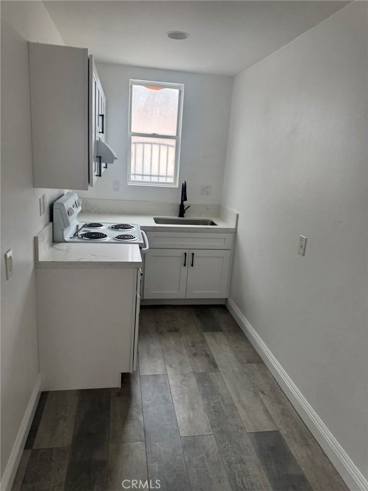 232 N Inez St - Photo 2 of 4