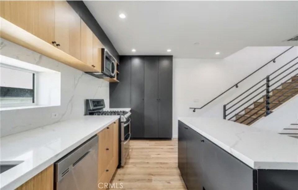 1943 Carmen Ave #1943 - Photo 3 of 20