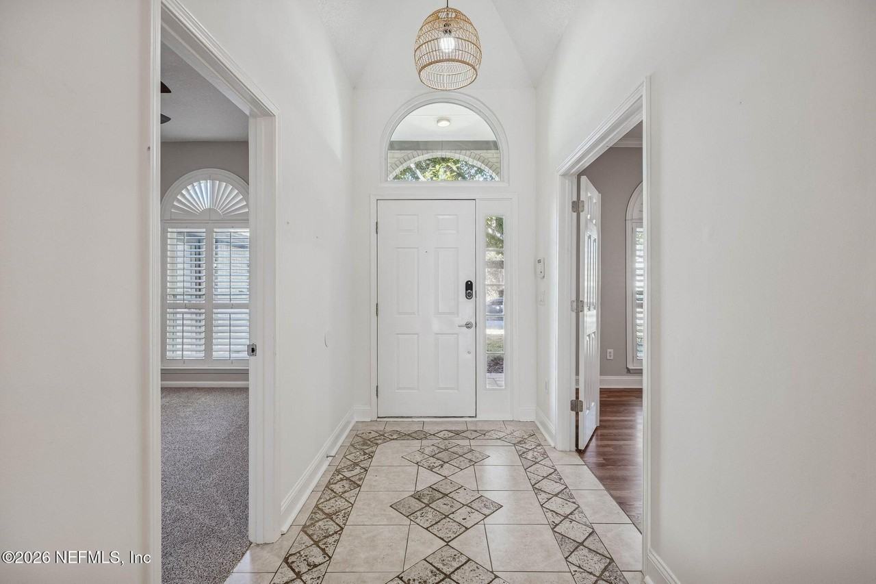 3447 Heron Dr N - Photo 5 of 48