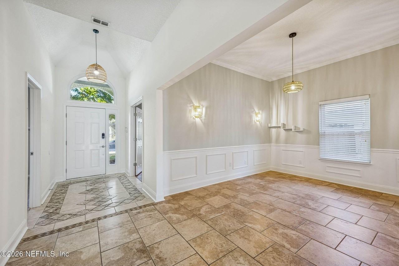 3447 Heron Dr N - Photo 6 of 48