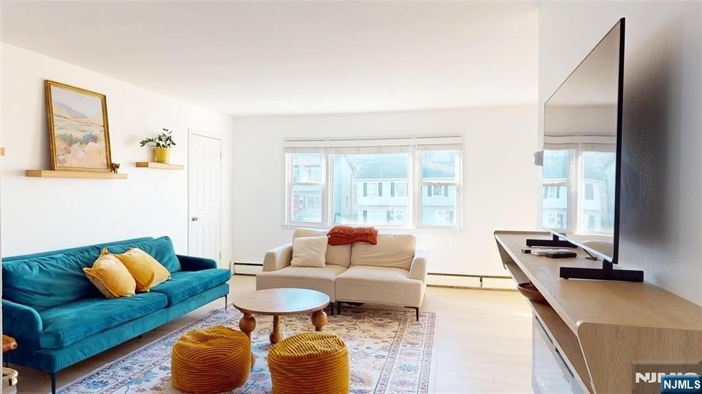 121 3rd St - Photo 4 of 15